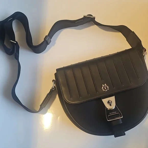 Rimowa Never Still crossbody bag - Picture 3 of 11